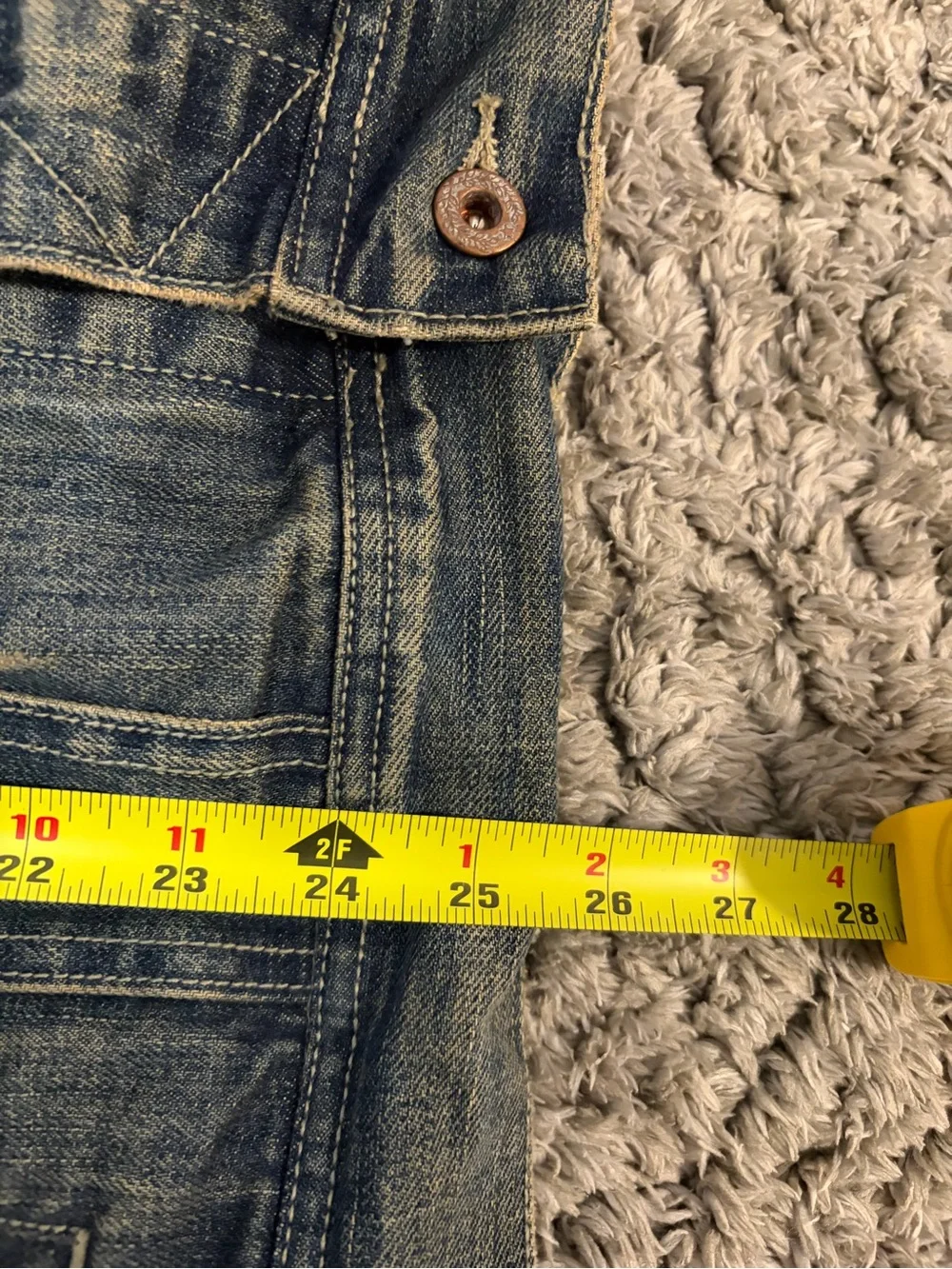 Old Navy 2006 Distressed Denim Trucker Jacket Y2K Size L.